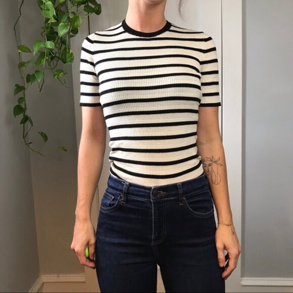 Theory Ribbed Black and Cream Tee